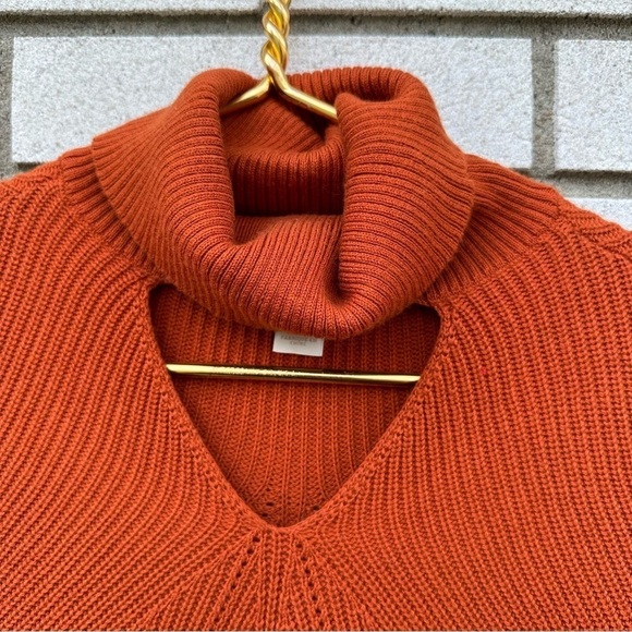Chico’s Burnt Orange Keyhole Turtleneck Sweater Rust Rib Knit Bell Sleeve Small - Picture 5 of 13